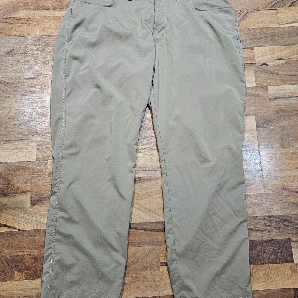 Under Armour Men’s Khaki Pants Size 40x30 Loose Fit Stretch Performance - Picture 4 of 6